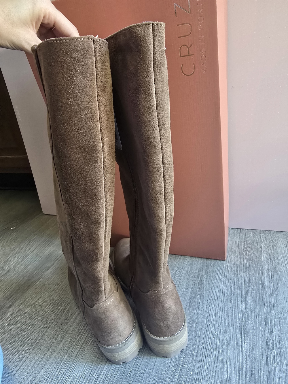 Geniuine Leather Suede Brown Knee High Cruza Boots Size 8 NWT - Picture 6 of 10